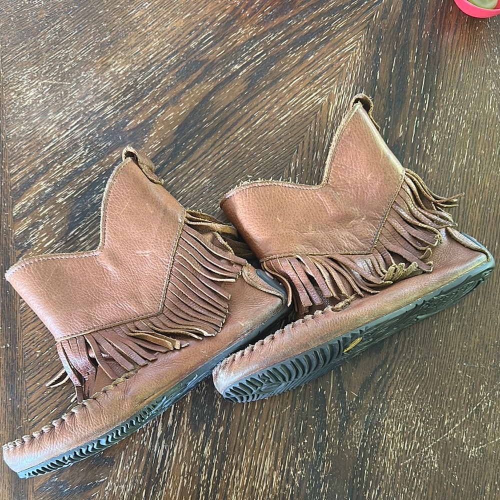 Manitobah Mukluks Size 11